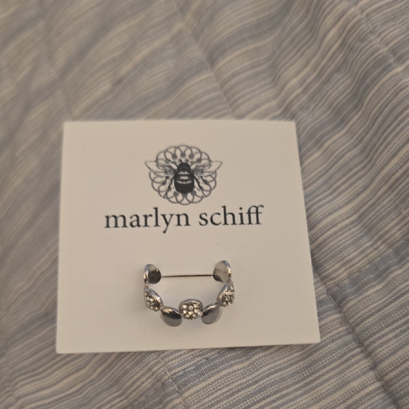 marilyn schiff Jewelry - Marlyn Schiff Elegant Silver and Black Ring